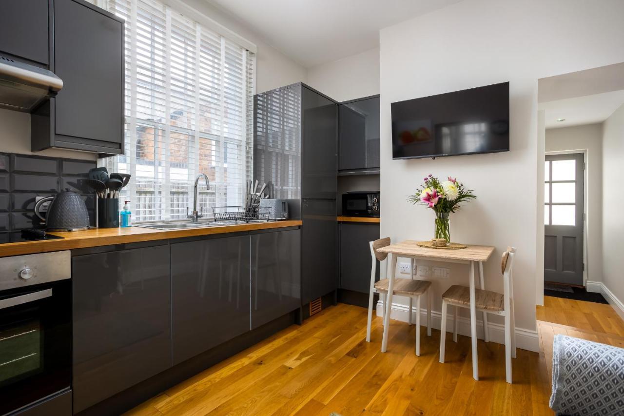Contemporary Ground Floor Apartment - Town Centre With Parking! Cheltenham Exterior photo